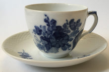 Load image into Gallery viewer, Royal Copenhagen Denmark 'Blue Flower' cup and saucer Blue and white porcelain - 072
