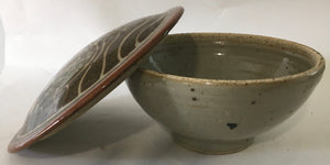 Stunning Studio Pottery covered bowl (South African) Stoneware - Hand Thrown Studio pottery - Art pottery reduction fired, Bosch? Hyme?