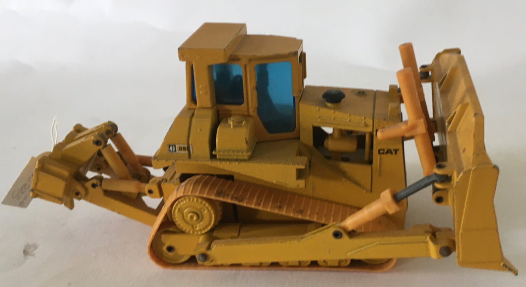 Catepillar NZG MODELLE No.233 M1:50 made in W germany construction grader digger
