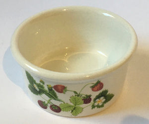 Portmeirion Pottery Summer Strawberries Dishwasher proof inglaze Decoration Small pot Ramekin