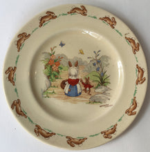 Load image into Gallery viewer, Royal Doulton Bunnykins - HW 10 Going Shopping - Barbara Vernon - 16.4 cm Plate  - Tea plate Casino
