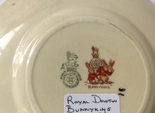 Load image into Gallery viewer, Royal Doulton Bunnykins - HW 10 Going Shopping - Barbara Vernon - 16.4 cm Plate  - Tea plate Casino

