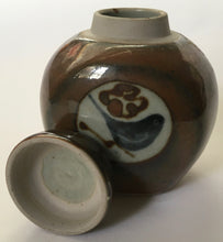 Load image into Gallery viewer, David Frith Brookhouse pottery stoneware studio pottery Covered jar North Wales English hand made Ceramics
