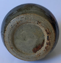 Load image into Gallery viewer, Steve Shapiro (South African) Stoneware bottle vase - Hand Painted, Hand Thrown Studio pottery
