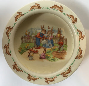 Royal Doulton Bunnykins - SF 15 Watering the Flowers  - 15 cm baby bowl - Signed Barbara Vernon