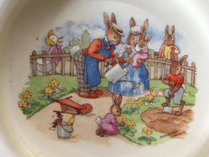 Royal Doulton Bunnykins - SF 15 Watering the Flowers  - 15 cm baby bowl - Signed Barbara Vernon