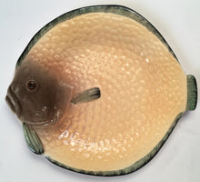Load image into Gallery viewer, Shorter &amp; Son Fish plate Art deco Clarice Cliff shape - Gloss airbrushed yellow with Black &amp; green trim
