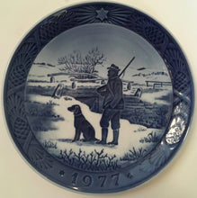 Load image into Gallery viewer, Royal Copenhagen Denmark Kai Lange CHRISTMAS PLATE 1977 Emmervad Bro Emmervad Bridge KL
