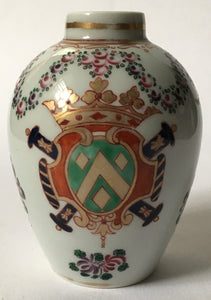 Antique 19th century SAMSON 'Chinese export' porcelain Armorial vase / tea caddy