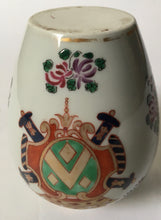 Load image into Gallery viewer, Antique 19th century SAMSON &#39;Chinese export&#39; porcelain Armorial vase / tea caddy
