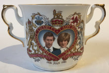 Load image into Gallery viewer, Elizabethan Fine Bone China commemorative plate - July 1981 Royal Wedding Charles &amp; diana loving cup
