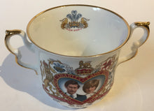 Load image into Gallery viewer, Elizabethan Fine Bone China commemorative plate - July 1981 Royal Wedding Charles &amp; diana loving cup
