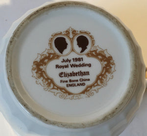 Elizabethan Fine Bone China commemorative plate - July 1981 Royal Wedding Charles & diana loving cup