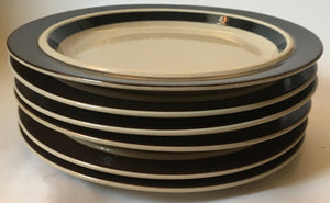 Six Arabia Finland Ruija Troubdour Arabia Ruija Brown dinner plates. Design : Raija Uosikkinen,  Model/Shape : Ulla Procope