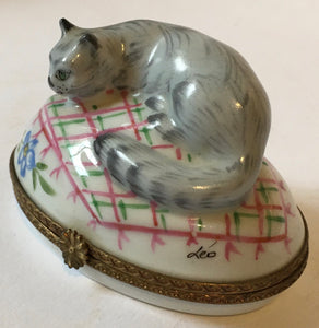 Decor Main Dubarry Limoges France Cat trinket box  Made in France
