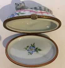 Load image into Gallery viewer, Decor Main Dubarry Limoges France Cat trinket box  Made in France
