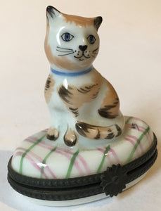 Porcelaine Decoree a la main Paris style Limoges France Cat trinket box Made in France