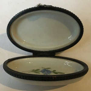 Porcelaine Decoree a la main Paris style Limoges France Cat trinket box Made in France