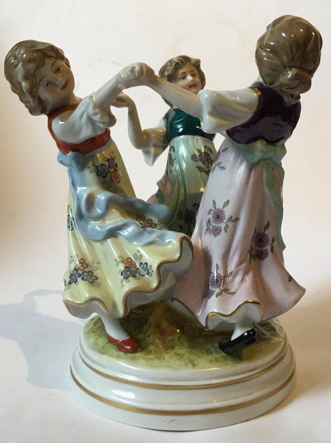 Sitzendorf porcelain - Three dancing figures 'The Round Dance' - Scheibe-Alsbach Porcelain Factory Germany