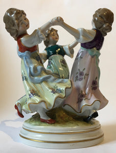 Sitzendorf porcelain - Three dancing figures 'The Round Dance' - Scheibe-Alsbach Porcelain Factory Germany