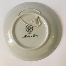 Load image into Gallery viewer, Copenhagen Porcelain B&amp;G Bing &amp; Gröndahl Porzellan More Dag 1978 Mothers&#39; day wall plate 9378
