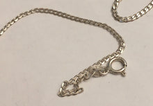 Load image into Gallery viewer, (STR5)  Sterling silver chain necklace 2.2g   925 46cm long
