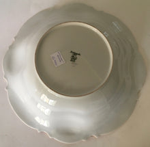Load image into Gallery viewer, Hutschenreuther Selb Bavaria Germany 5337 64 bowl - Flowers etc.
