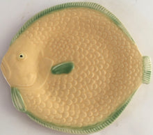 Load image into Gallery viewer, Shorter &amp; Son Fish plate Art deco Clarice Cliff shape - Matt airbrushed orange &amp; green
