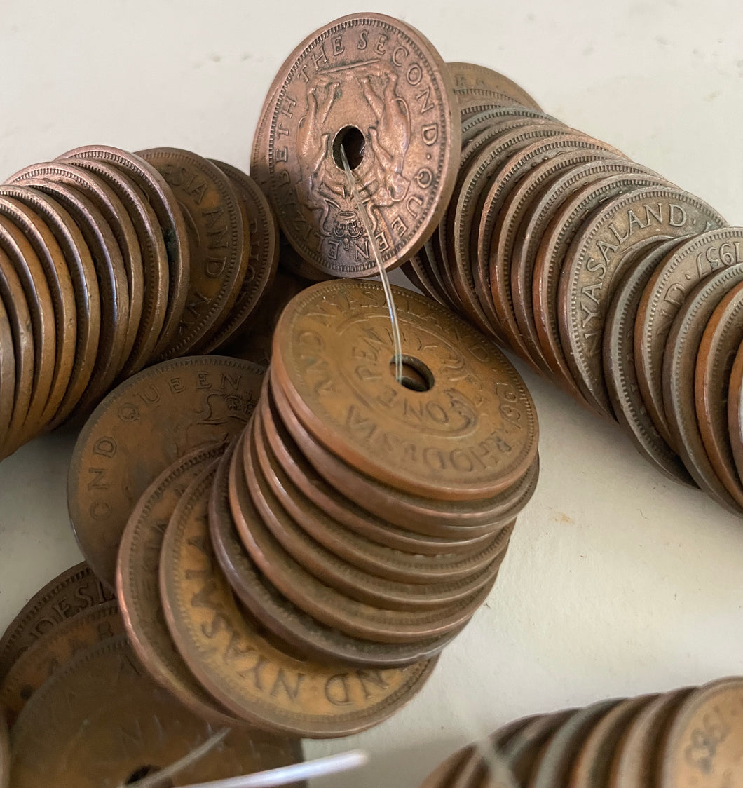 x 86 RHODESIA AND NYASALAND & ZAMBIA ONE PENNY COINS 1950S & 1960S